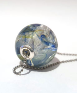 Ketting grote transparant blauwe kraal